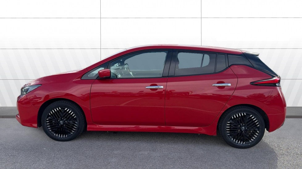 Nissan LEAF 110kW N-Connecta 39kWh 5dr Auto Electric Hatchback - Image 5