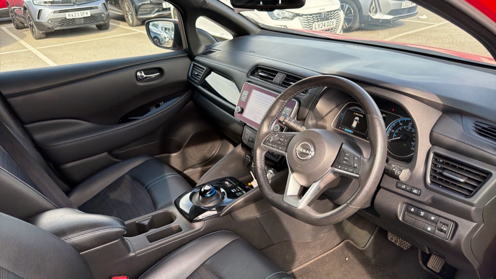 Nissan LEAF 110kW N-Connecta 39kWh 5dr Auto Electric Hatchback - Image 11