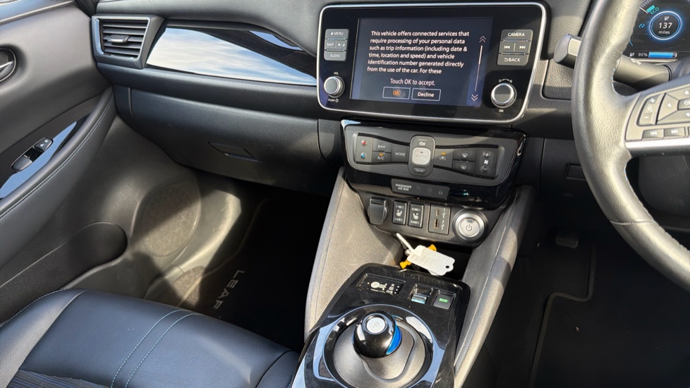 Nissan LEAF 110kW N-Connecta 39kWh 5dr Auto Electric Hatchback - Image 14