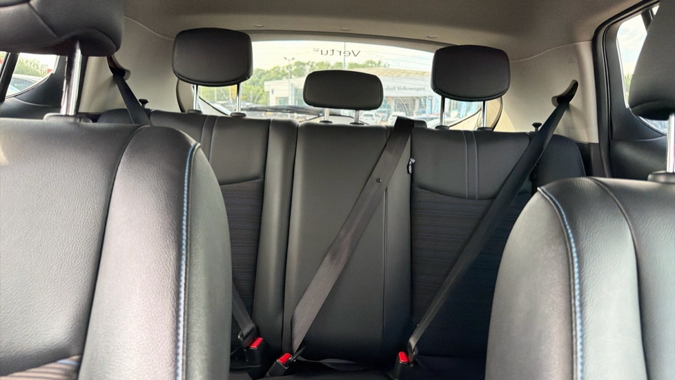Nissan LEAF 110kW N-Connecta 39kWh 5dr Auto Electric Hatchback - Image 15