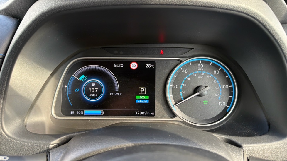 Nissan LEAF 110kW N-Connecta 39kWh 5dr Auto Electric Hatchback - Image 18
