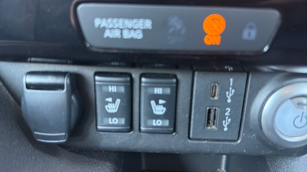 Nissan LEAF 110kW N-Connecta 39kWh 5dr Auto Electric Hatchback - Image 21