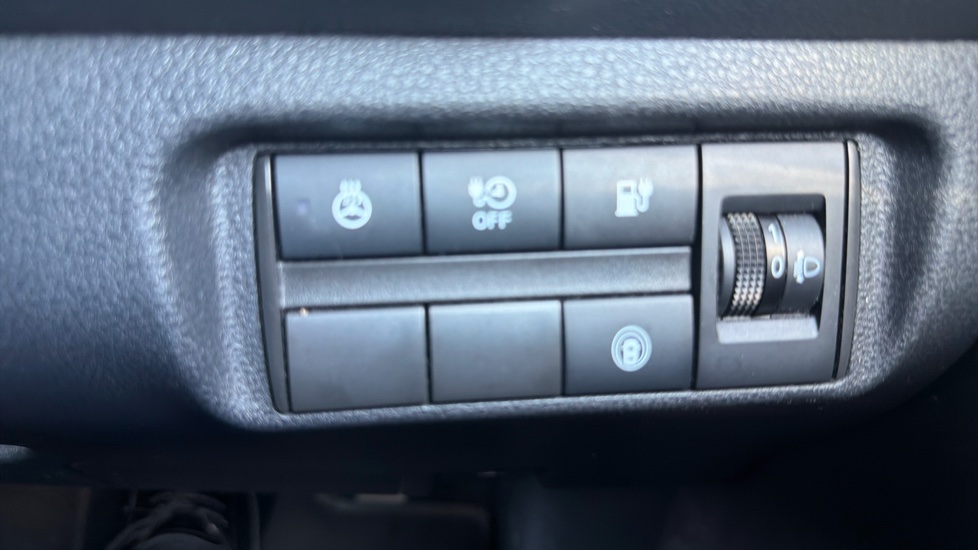 Nissan LEAF 110kW N-Connecta 39kWh 5dr Auto Electric Hatchback - Image 26
