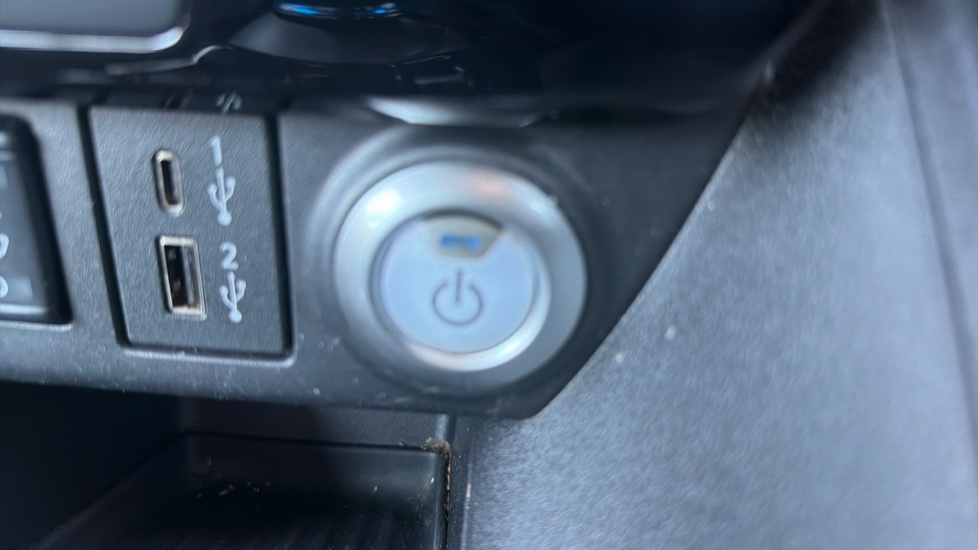 Nissan LEAF 110kW N-Connecta 39kWh 5dr Auto Electric Hatchback - Image 28