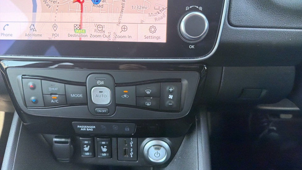 Nissan LEAF 110kW N-Connecta 39kWh 5dr Auto Electric Hatchback - Image 33