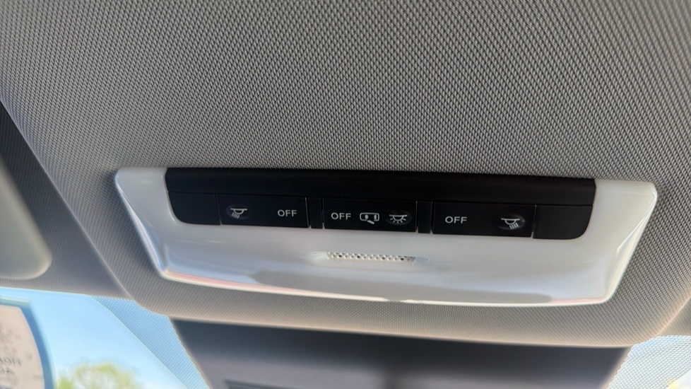 Nissan LEAF 110kW N-Connecta 39kWh 5dr Auto Electric Hatchback - Image 36
