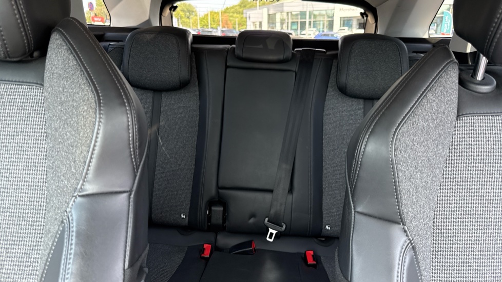 Peugeot 3008 1.6 BlueHDi 120 Allure 5dr Diesel Estate - Image 15