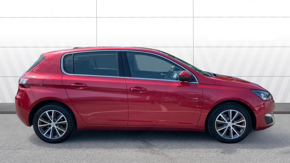 Peugeot 308 1.6 BlueHDi 120 Allure 5dr Diesel Hatchback - Image 5