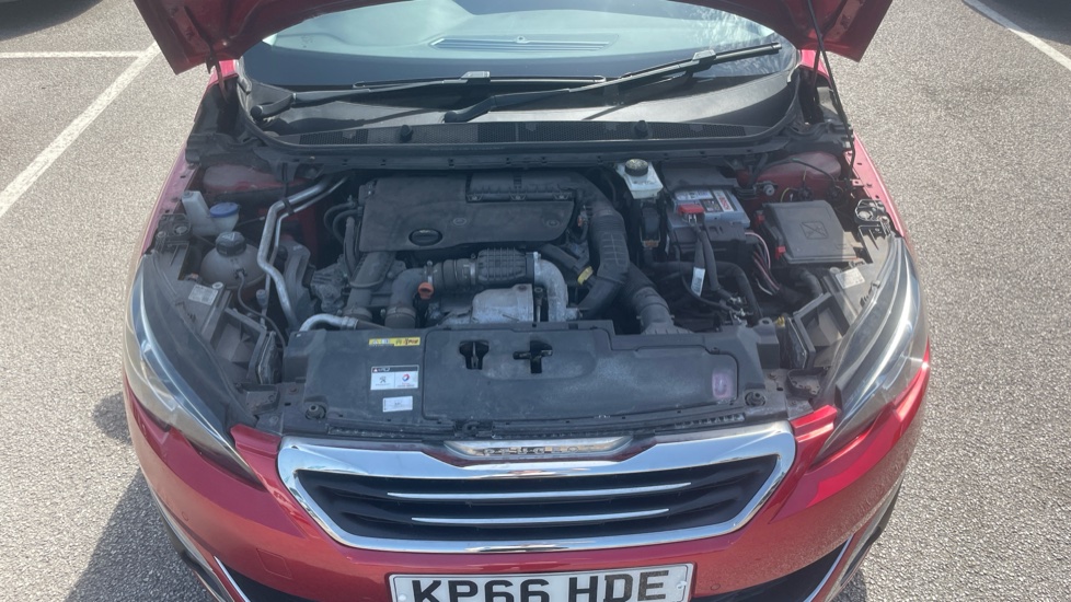 Peugeot 308 1.6 BlueHDi 120 Allure 5dr Diesel Hatchback - Image 8