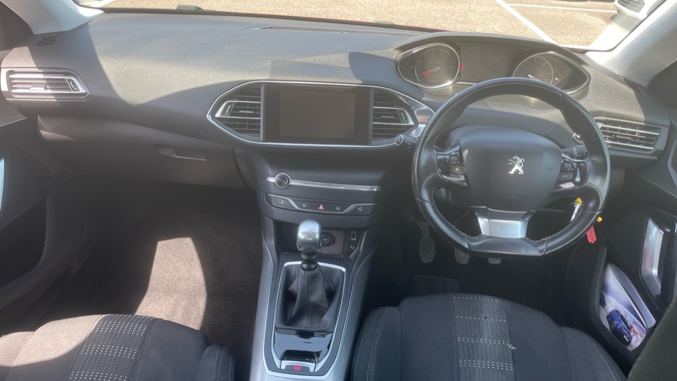 Peugeot 308 1.6 BlueHDi 120 Allure 5dr Diesel Hatchback - Image 10