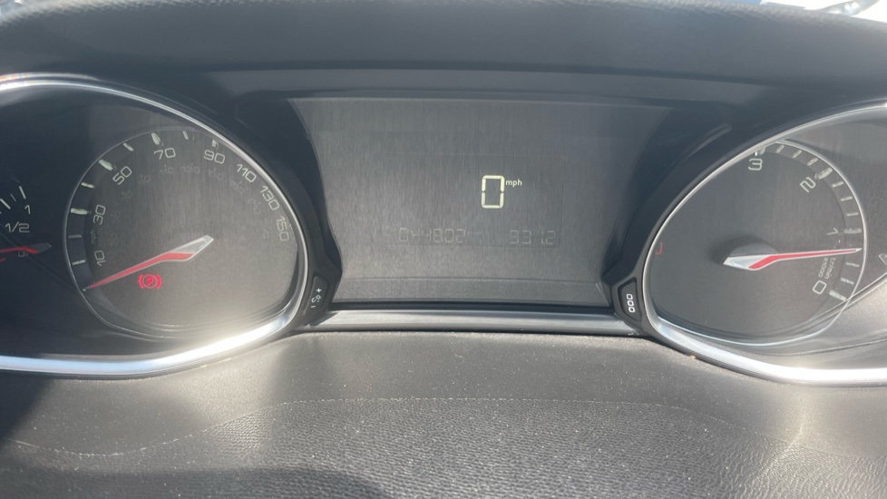 Peugeot 308 1.6 BlueHDi 120 Allure 5dr Diesel Hatchback - Image 18