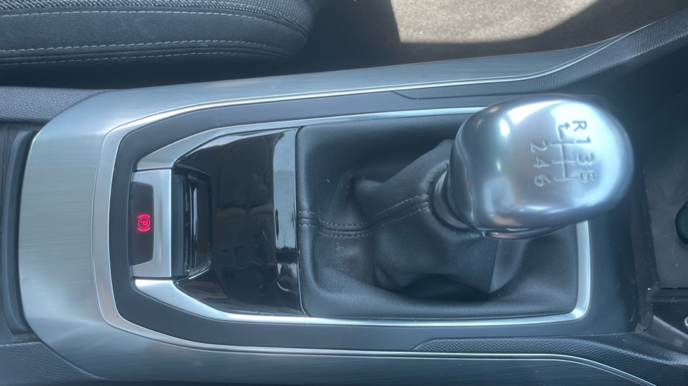 Peugeot 308 1.6 BlueHDi 120 Allure 5dr Diesel Hatchback - Image 34
