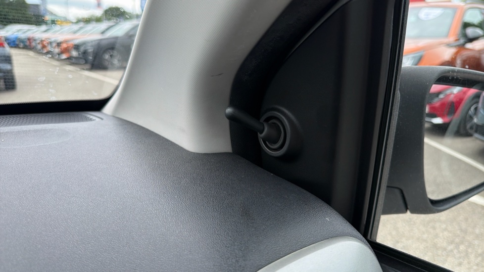 Peugeot 108 1.0 Active 5dr Petrol Hatchback - Image 31