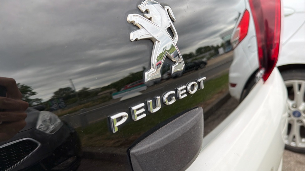 Peugeot 108 1.0 Active 5dr Petrol Hatchback - Image 34