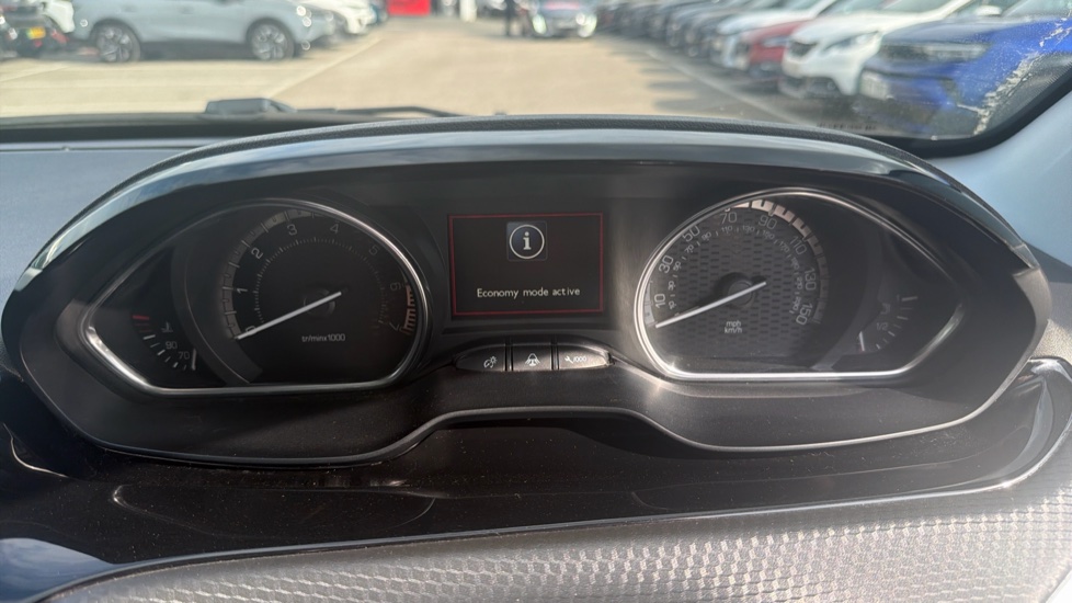 Peugeot 2008 1.2 PureTech 130 GT Line 5dr Petrol Estate - Image 18