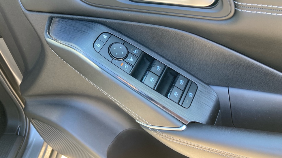 Nissan Qashqai 1.5 E-Power N-Connecta 5dr Auto Hybrid Hatchback - Image 28