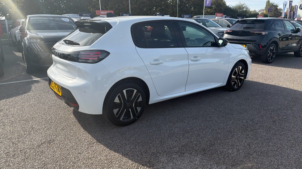 Peugeot 208 1.2 PureTech 100 Allure 5dr Petrol Hatchback - Image 8