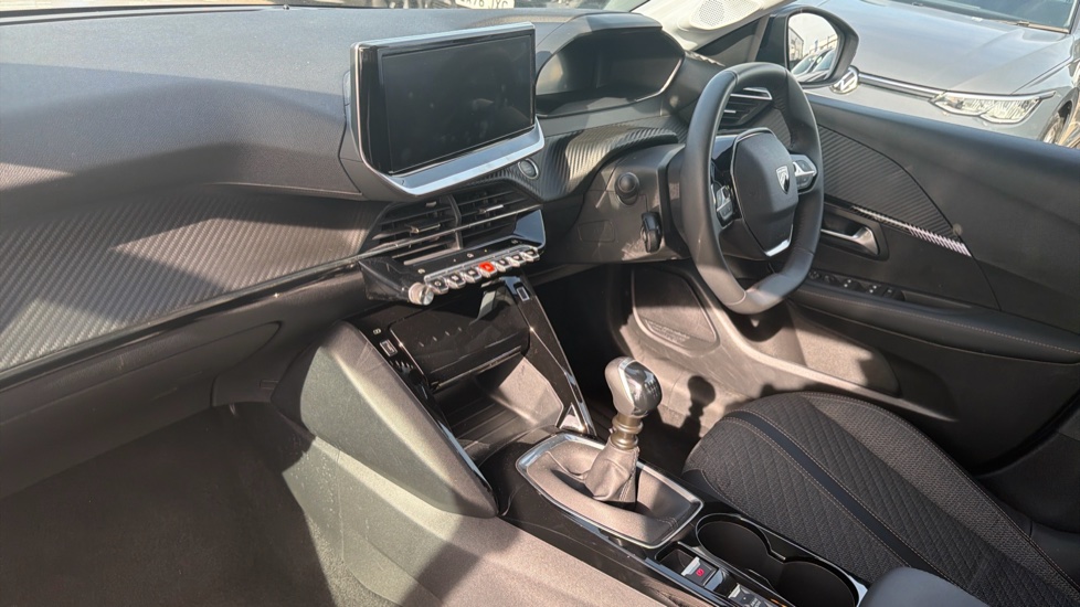 Peugeot 208 1.2 PureTech 100 Allure 5dr Petrol Hatchback - Image 9
