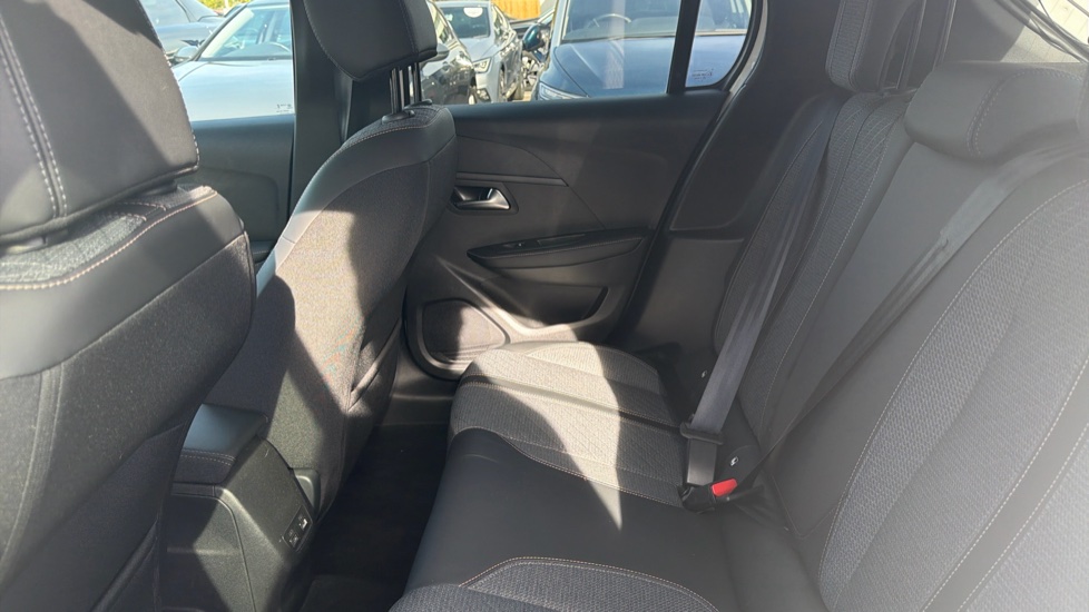 Peugeot 208 1.2 PureTech 100 Allure 5dr Petrol Hatchback - Image 16