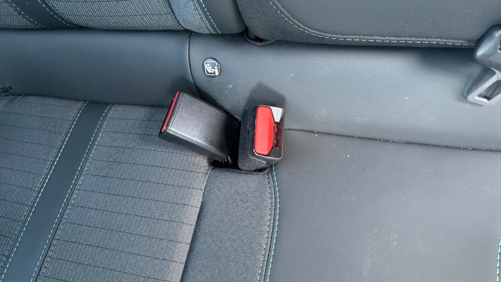 Peugeot 208 1.2 PureTech 100 Allure Premium 5dr Petrol Hatchback - Image 17