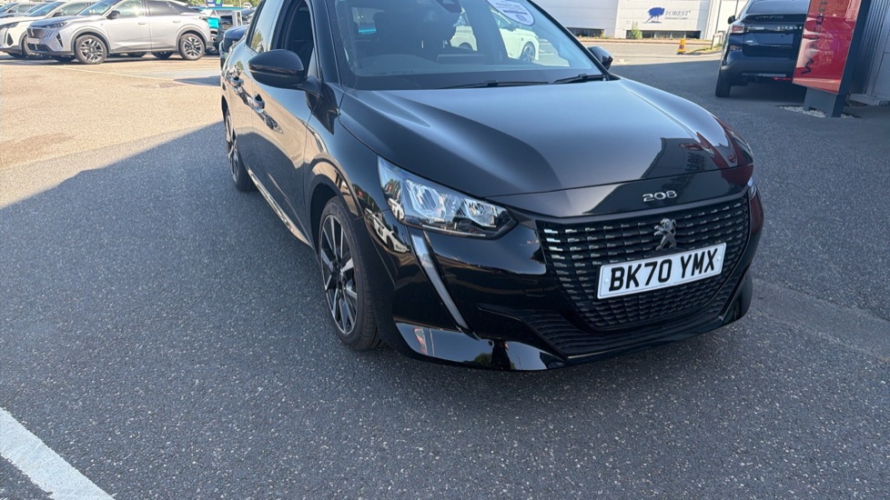 Peugeot 208 1.2 PureTech 100 Allure Premium 5dr Petrol Hatchback - Image 38