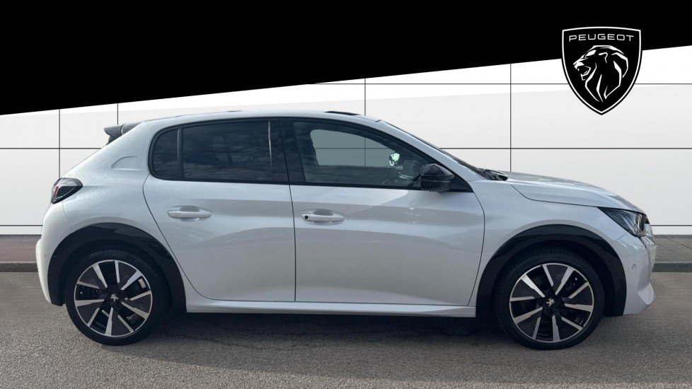 Peugeot 208 100kW GT 50kWh 5dr Auto Electric Hatchback - Image 5