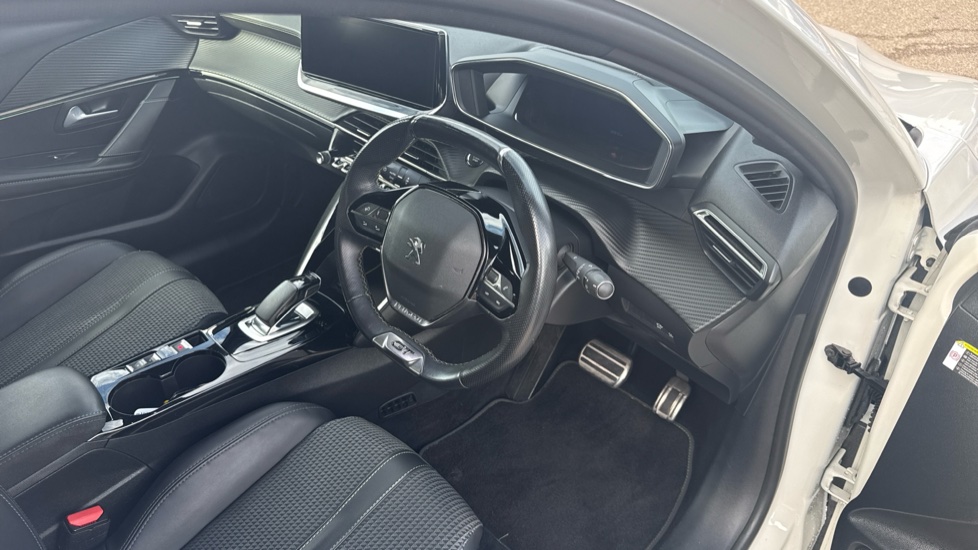 Peugeot 208 100kW GT 50kWh 5dr Auto Electric Hatchback - Image 8