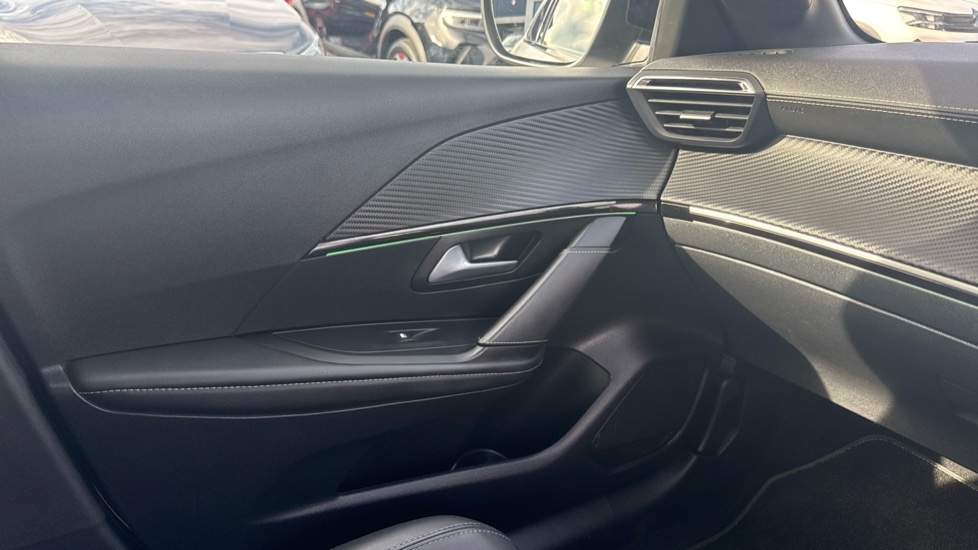 Peugeot 208 100kW GT 50kWh 5dr Auto Electric Hatchback - Image 21