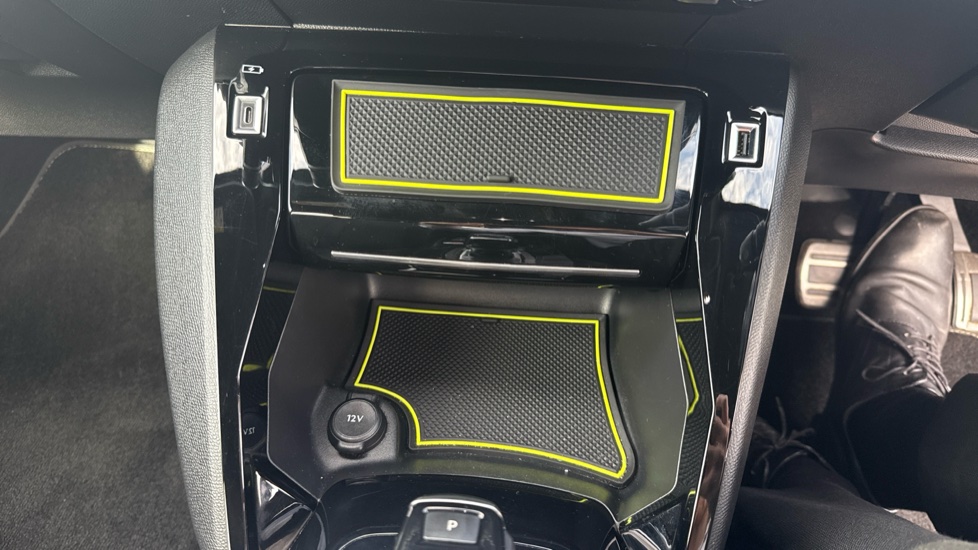 Peugeot 208 100kW GT 50kWh 5dr Auto Electric Hatchback - Image 22
