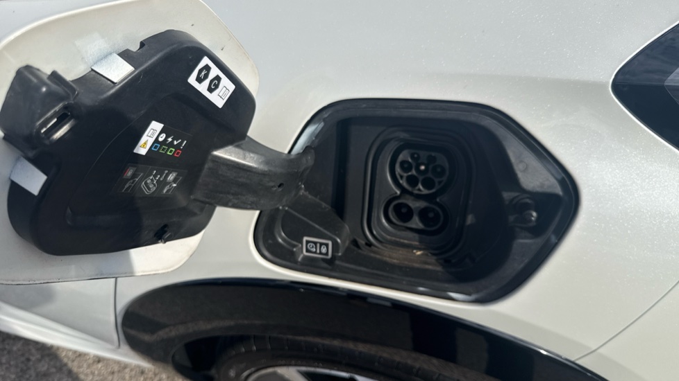Peugeot 208 100kW GT 50kWh 5dr Auto Electric Hatchback - Image 33