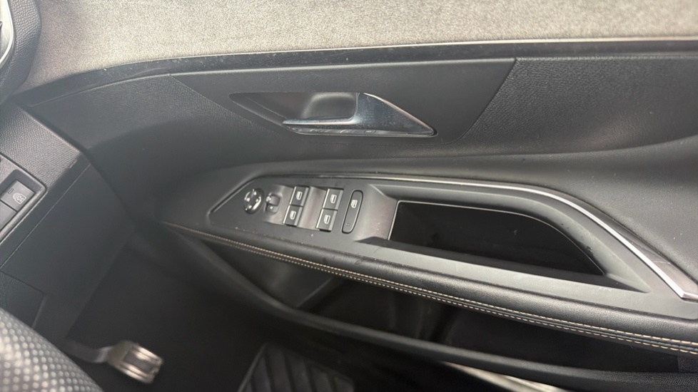 Peugeot 5008 1.2 PureTech GT 5dr EAT8 Petrol Estate - Image 34