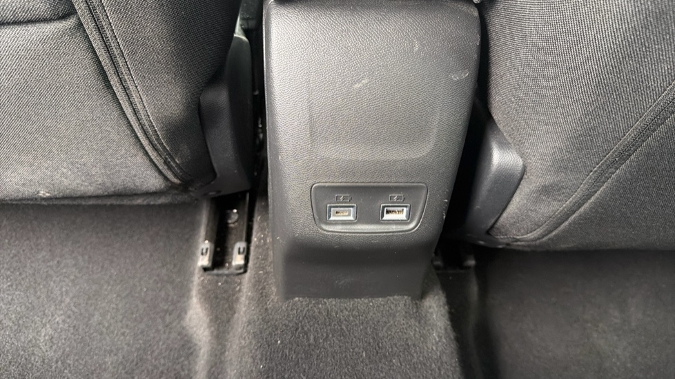 Peugeot 208 1.2 PureTech 100 Allure 5dr Petrol Hatchback - Image 45