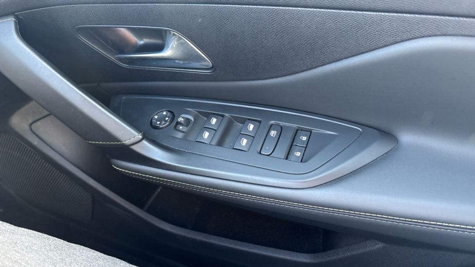 Peugeot 308 1.2 PureTech GT 5dr EAT8 Petrol Hatchback - Image 36