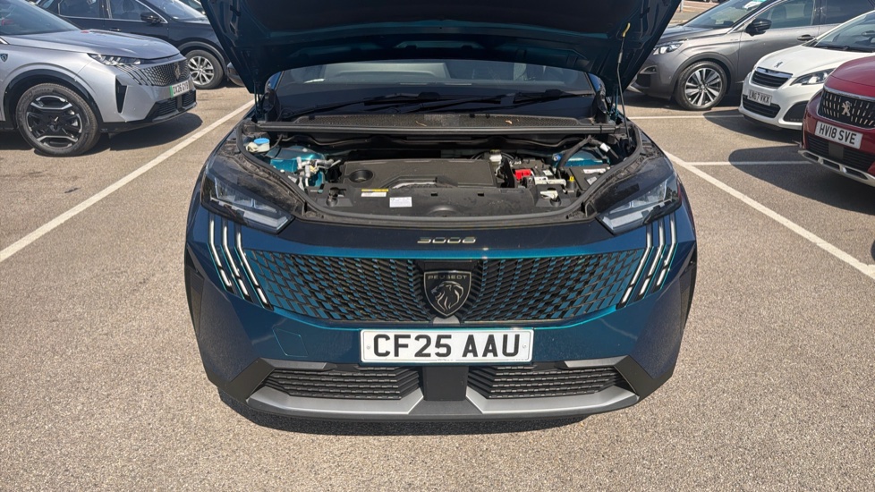 Peugeot 3008 1.2 Hybrid 136 Allure 5dr e-DSC6 Petrol Estate - Image 8