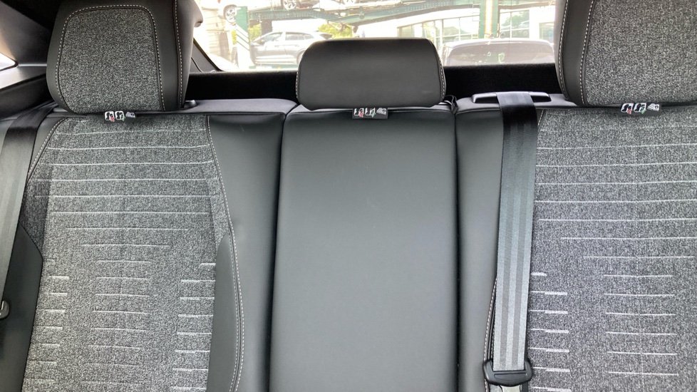 Peugeot 3008 157kW Allure 73kWh 5dr Auto Electric Estate - Image 15