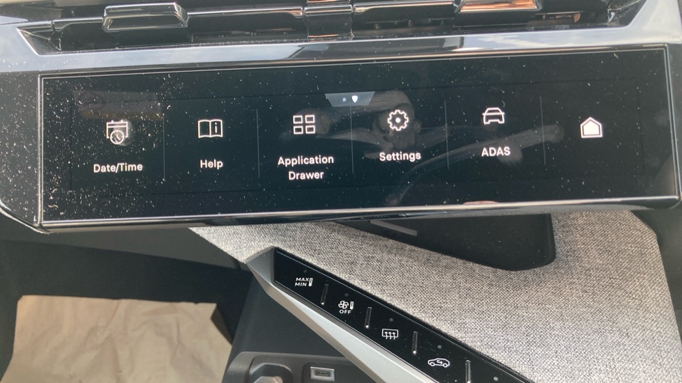 Peugeot 3008 157kW Allure 73kWh 5dr Auto Electric Estate - Image 28