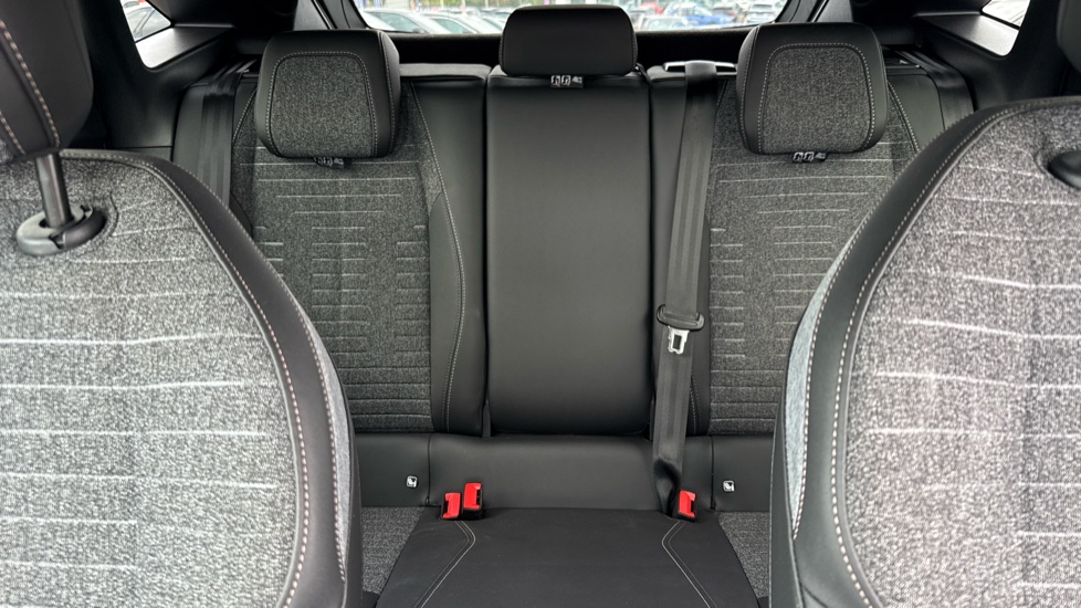 Peugeot 3008 1.2 Hybrid 145 Allure 5dr e-DSC6 Petrol Estate - Image 15
