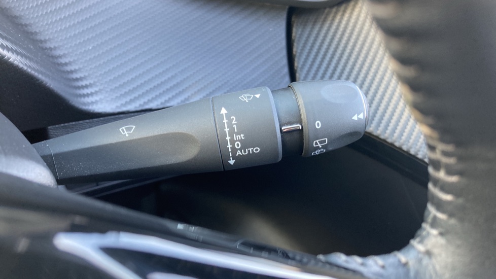 Peugeot 208 1.2 PureTech 100 Allure Premium 5dr Petrol Hatchback - Image 27
