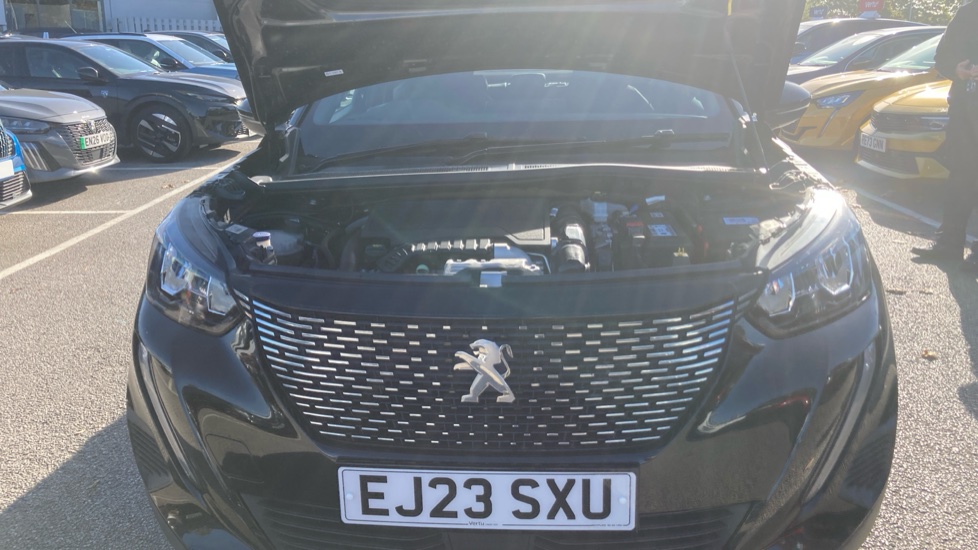 Peugeot 2008 1.2 PureTech Allure Premium+ 5dr Petrol Estate - Image 8