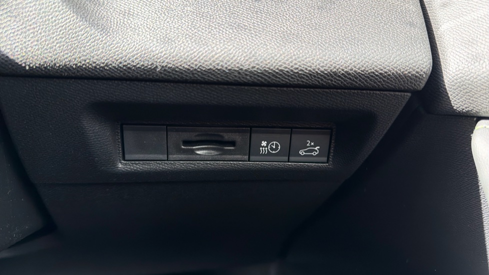 Peugeot 408 158kW GT 58kWh 5dr Auto Electric Hatchback - Image 29