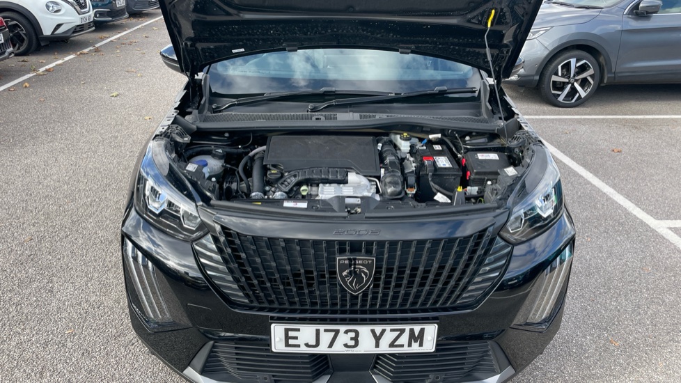 Peugeot 2008 1.2 PureTech 130 Allure 5dr EAT8 Petrol Estate - Image 8