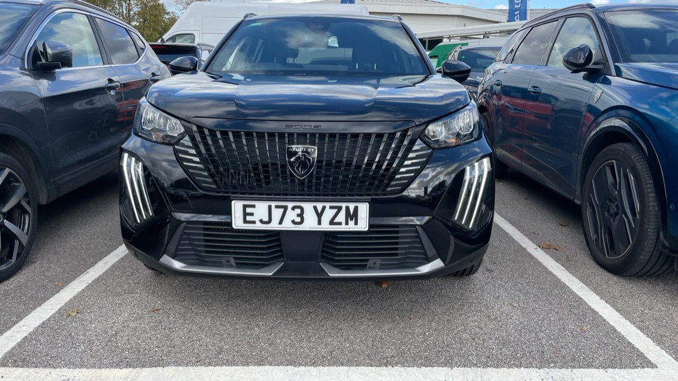 Peugeot 2008 1.2 PureTech 130 Allure 5dr EAT8 Petrol Estate - Image 21