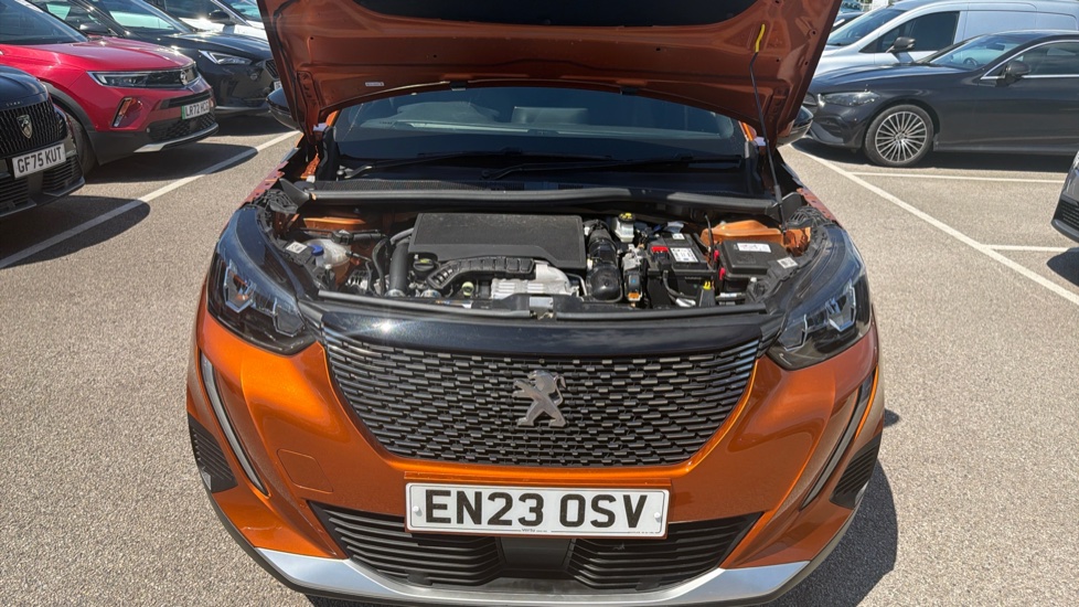 Peugeot 2008 1.2 PureTech 130 Allure Premium+ 5dr EAT8 Petrol Estate - Image 8