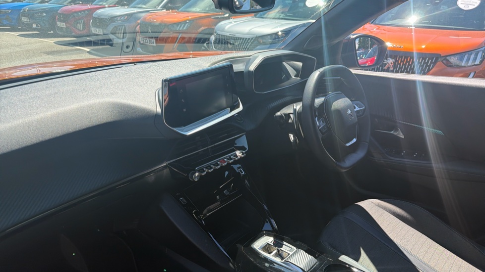Peugeot 2008 1.2 PureTech 130 Allure Premium+ 5dr EAT8 Petrol Estate - Image 9
