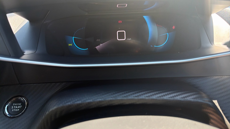 Peugeot 2008 1.2 PureTech 130 Allure Premium+ 5dr EAT8 Petrol Estate - Image 35