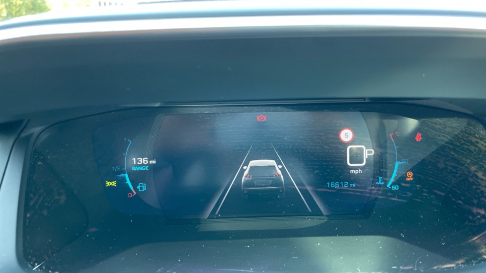 Peugeot 2008 1.2 PureTech 130 Allure Premium+ 5dr EAT8 Petrol Estate - Image 23