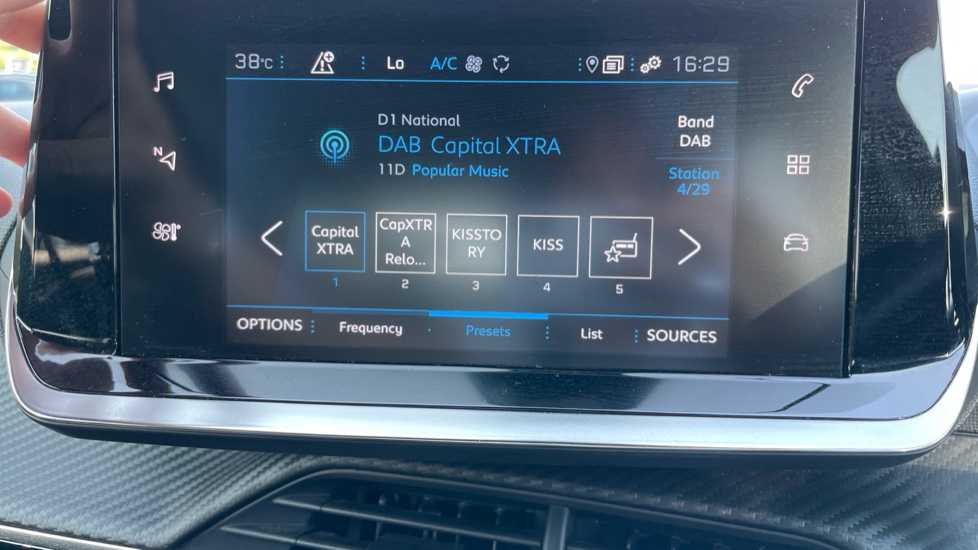 Peugeot 2008 1.2 PureTech 130 Allure Premium+ 5dr EAT8 Petrol Estate - Image 34