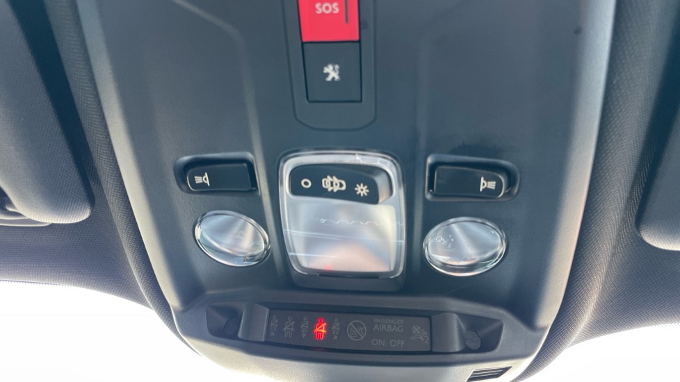 Peugeot 2008 1.2 PureTech 130 Allure Premium+ 5dr EAT8 Petrol Estate - Image 45