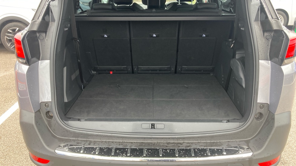 Peugeot 5008 1.2 PureTech Allure Premium+ 5dr EAT8 Petrol Estate - Image 4