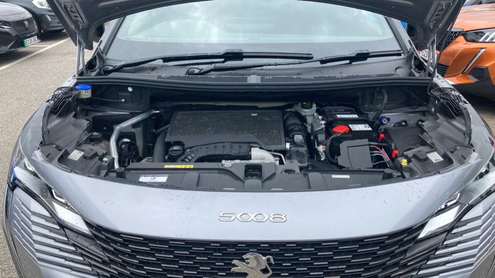 Peugeot 5008 1.2 PureTech Allure Premium+ 5dr EAT8 Petrol Estate - Image 8